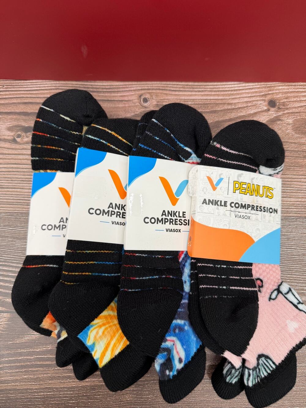 Viasox Ankle Compression Socks 4 Pair Bundle S/M Peanuts Floral New